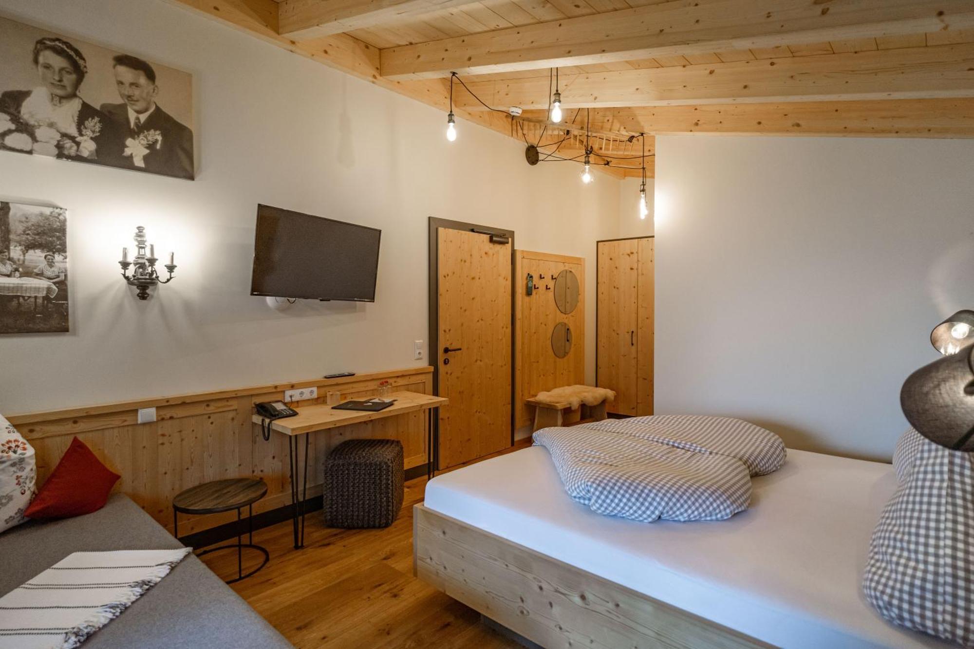 Hotel Landhaus Tirolerherz Sankt Ulrich am Pillersee Oda fotoğraf