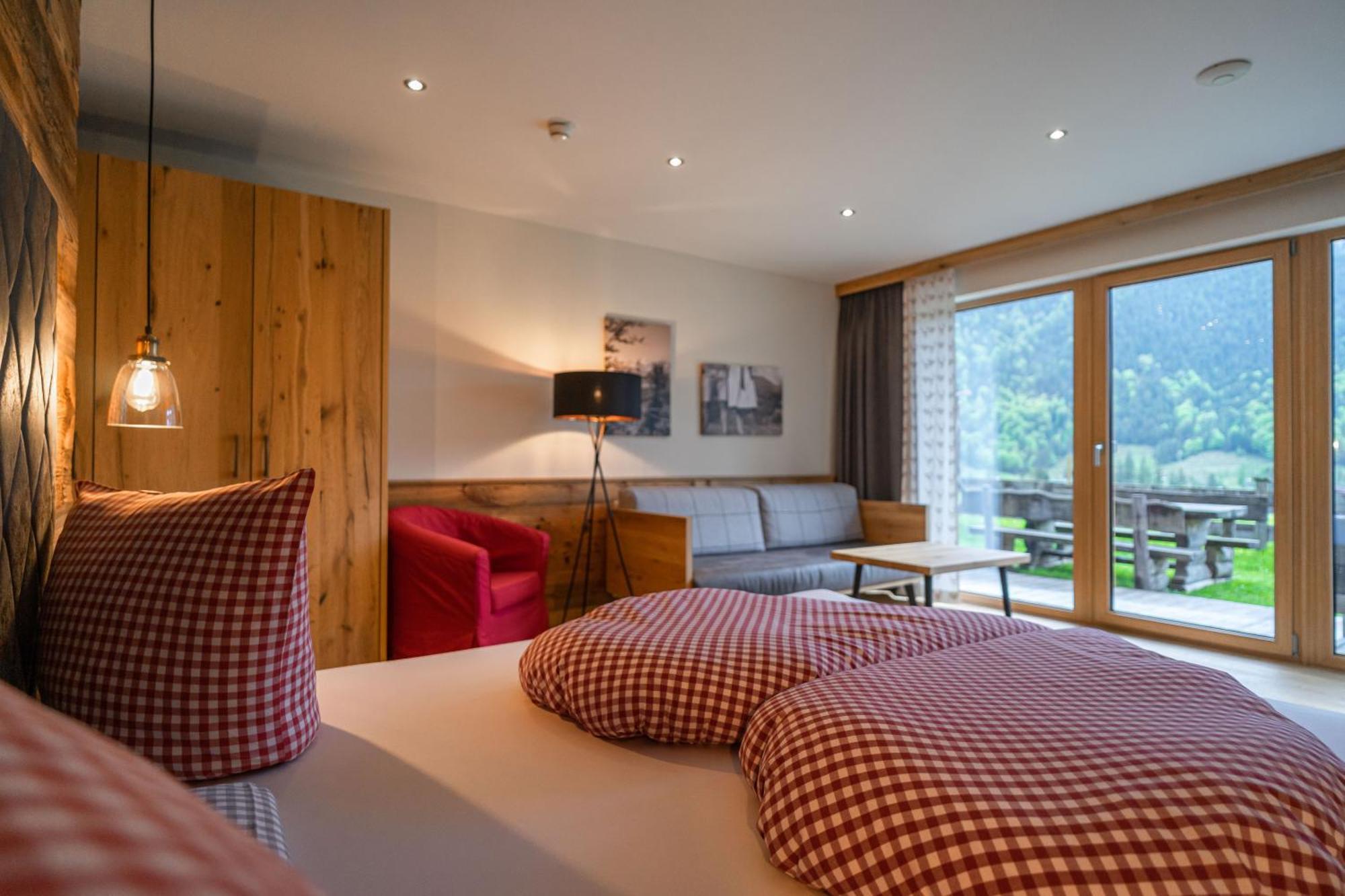 Hotel Landhaus Tirolerherz Sankt Ulrich am Pillersee Oda fotoğraf