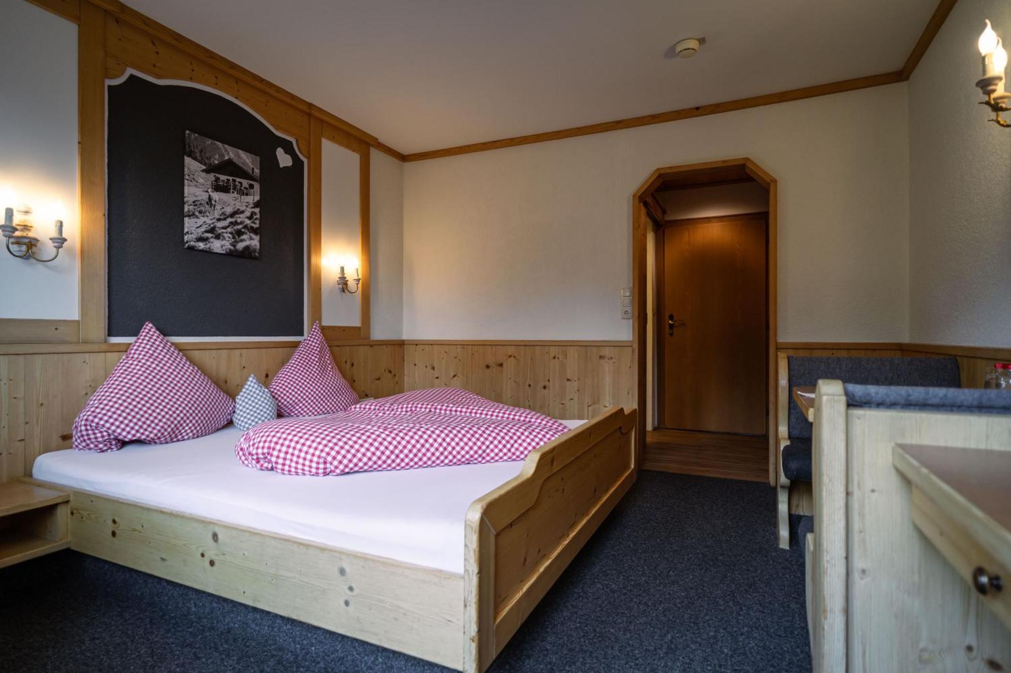 Hotel Landhaus Tirolerherz Sankt Ulrich am Pillersee Oda fotoğraf